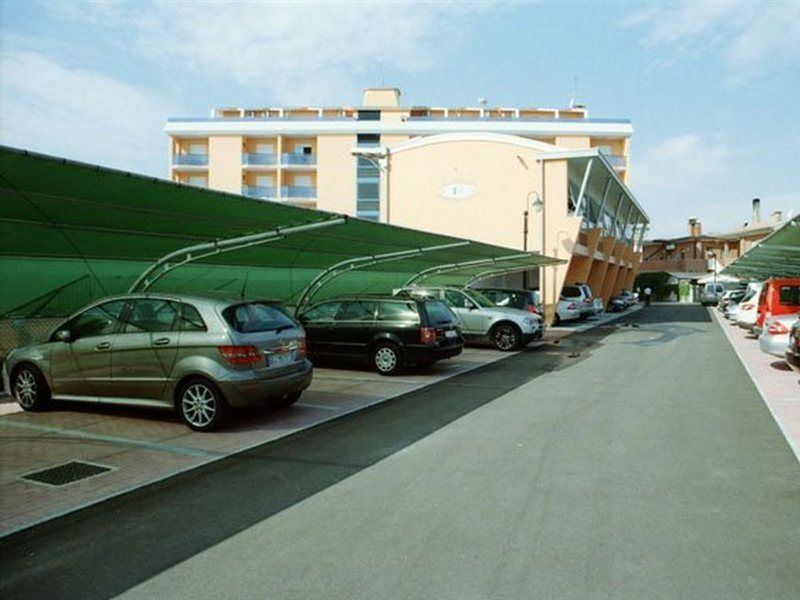Grand Hotel Esplanada Bibione Exterior photo
